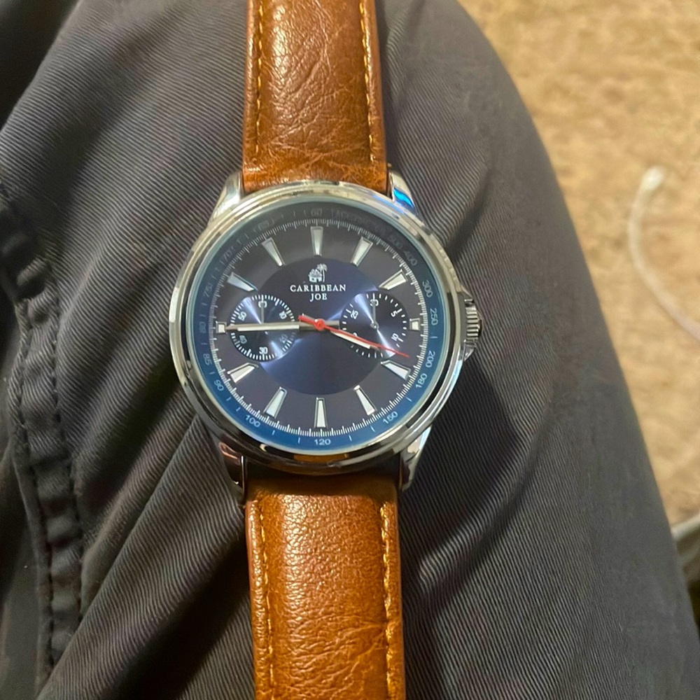 I have a lot of watches and don’t wear this one Needs new battery but that’s all